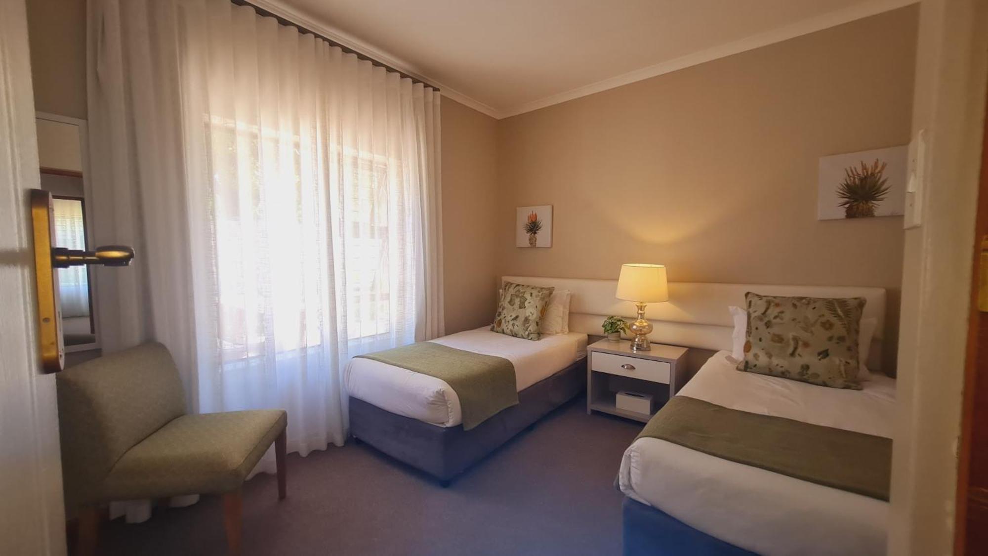 2 On Lismore Guesthouse Tokai Eksteriør bilde
